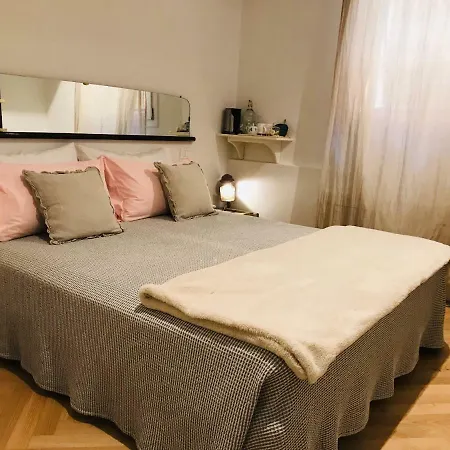 Senzanome Bed & Breakfast *