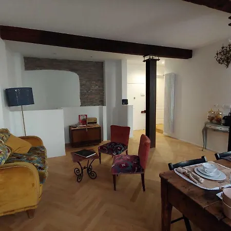 Senzanome Bed & Breakfast *